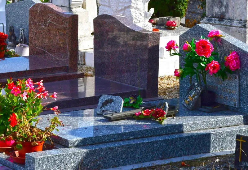 Ostrevent Funeraire Pompes Funebres Valenciennes Tombe Impeccable